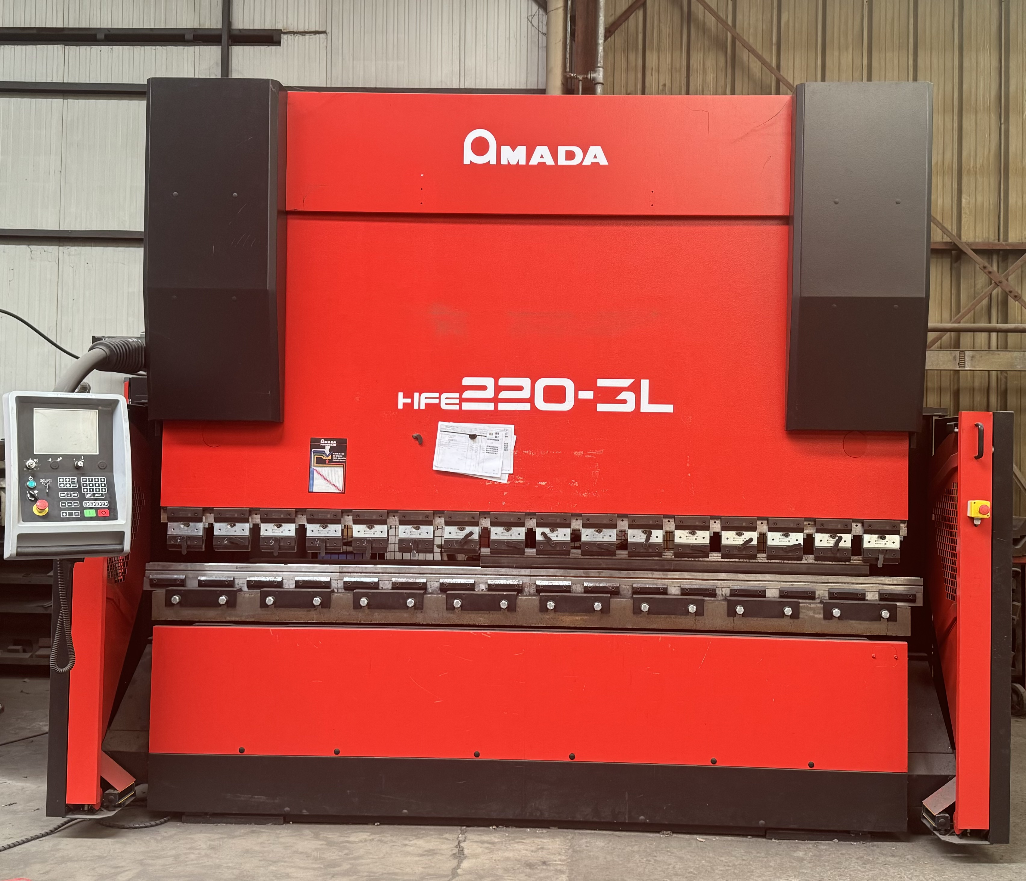 Presse plieuse AMADA HFE 220-3L